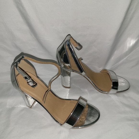 Shoes - Picture 2 of 3